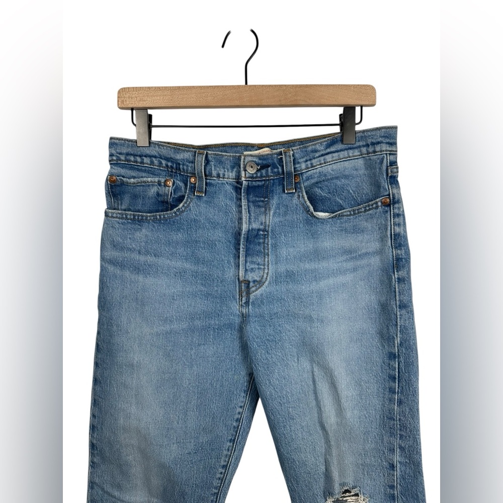 Levi’s Premium Wedgie Straight Jeans Size 30 Distressed High‎ Rise Medium Wash - Picture 4 of 11